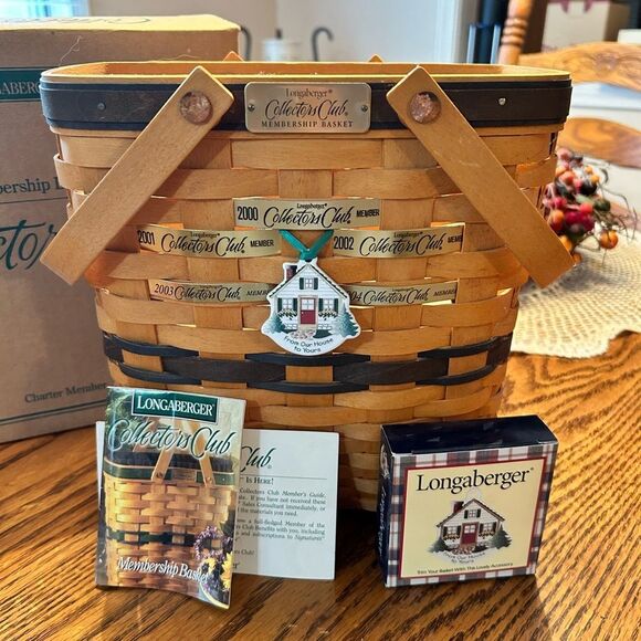 Longaberger Collector's Club Membership Basket w/ tie on tags in box - Picture 3 of 5